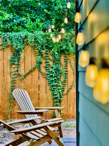 Building Photo - 607 Dawson St