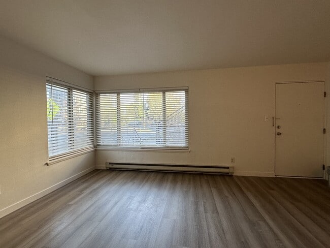 Building Photo - 5926 Fauntleroy Wy SW