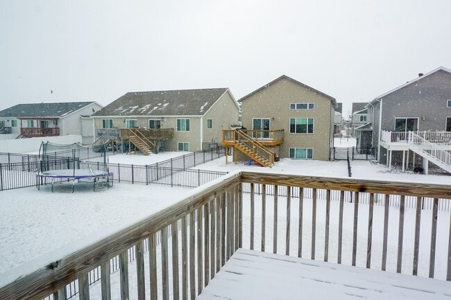 Building Photo - 3 Bed 2 Bath Twin Home