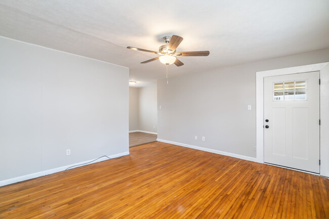 Building Photo - 2518 Larkwood Ln