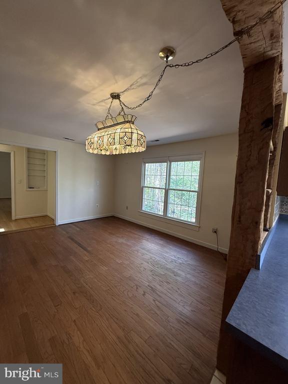 Building Photo - 130 Spring Wood Dr