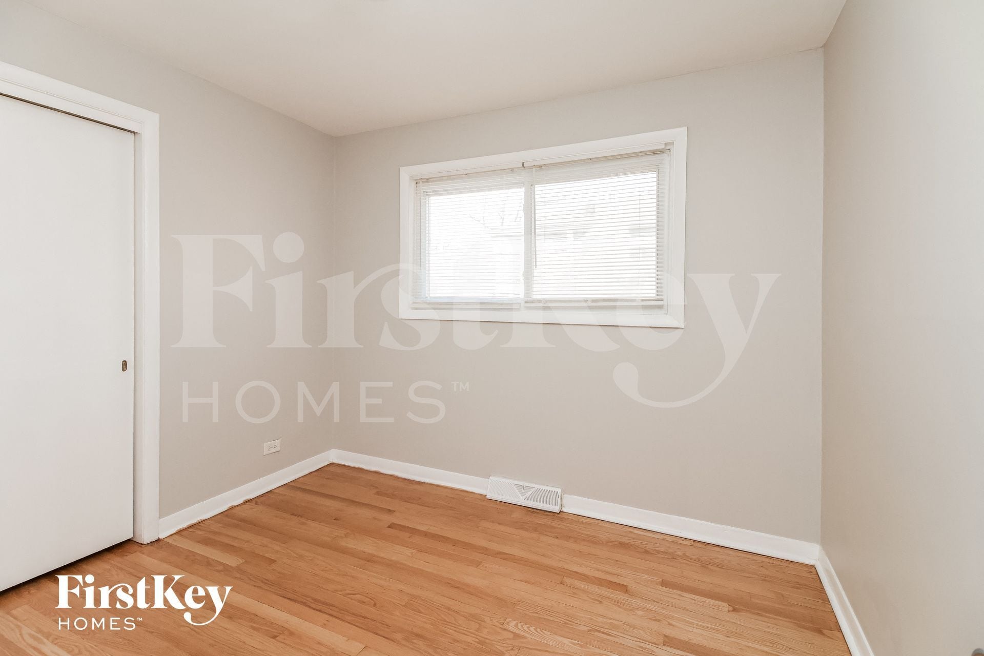 Building Photo - 14621 Dorchester Ave