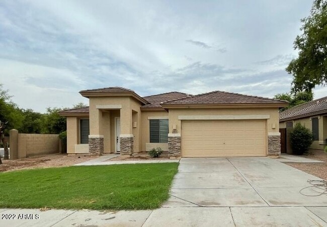 Primary Photo - 3077 E Kingbird Pl
