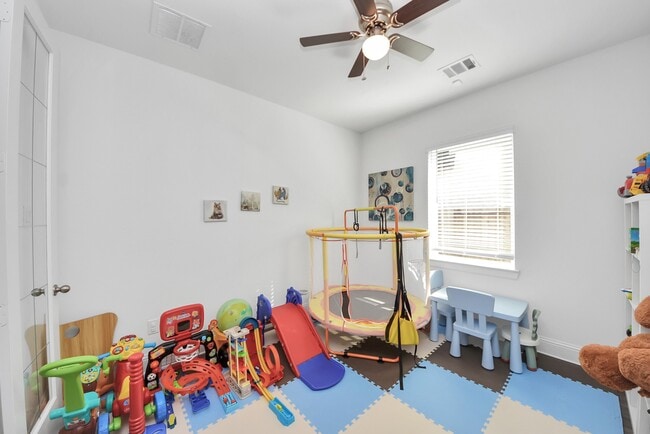 Building Photo - 10018 Knollwood Ln