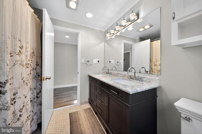 Building Photo - 7523 B St