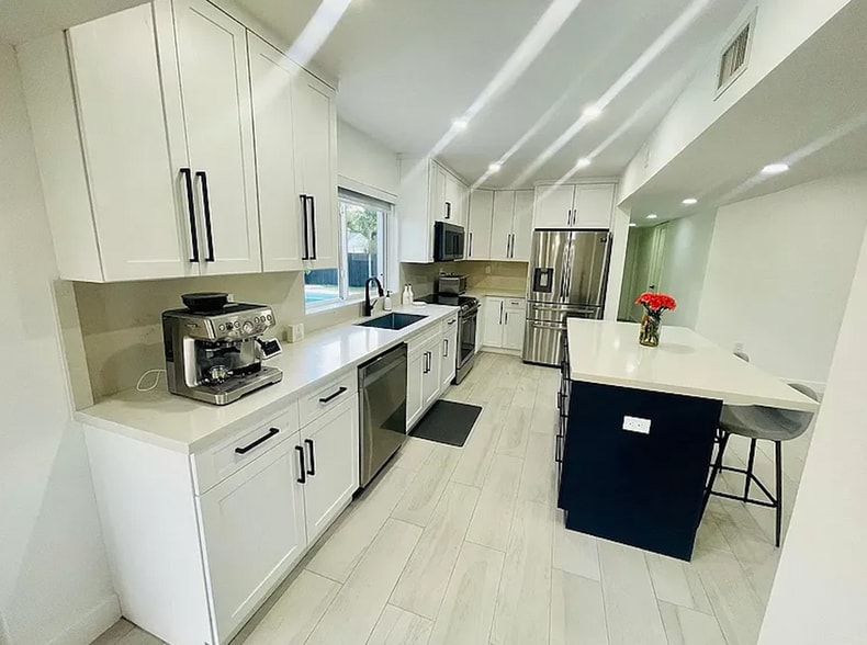 Building Photo - 11271 SW 48th St
