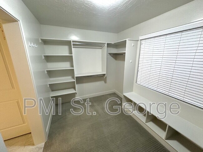 Building Photo - 3226 E 2930 S