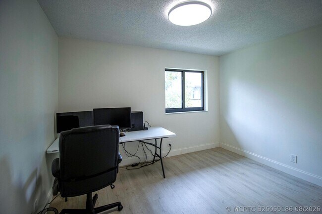 Building Photo - 3810 NW 23rd Ct