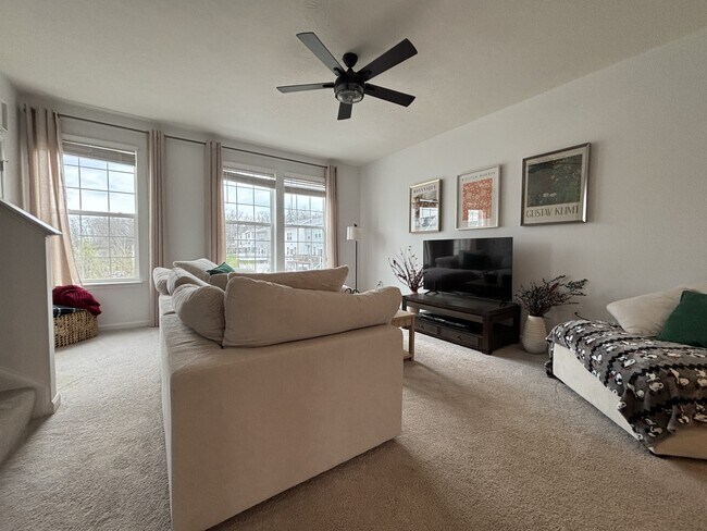 Building Photo - 513 Turquoise Ln