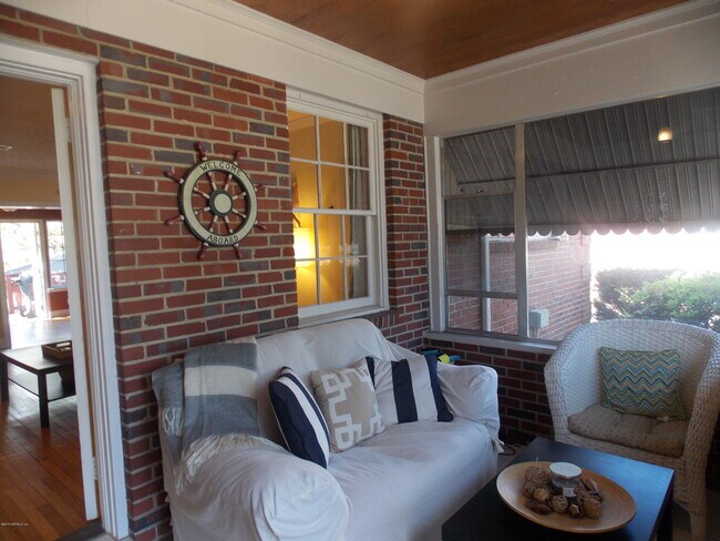 Building Photo - 1694 Geraldine Dr