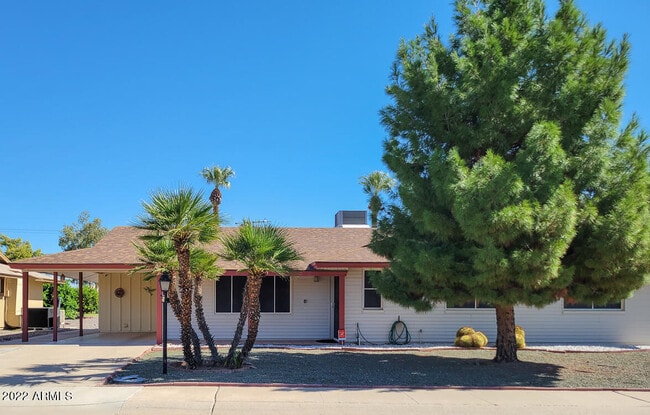 Building Photo - 10772 W Crosby Dr