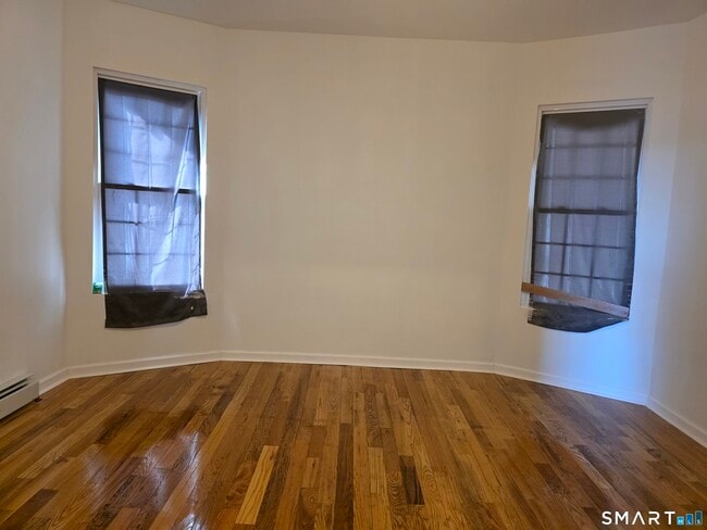 Building Photo - 120 Easton Ave