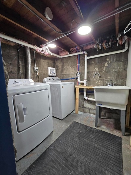 Building Photo - 1047 Ralston St