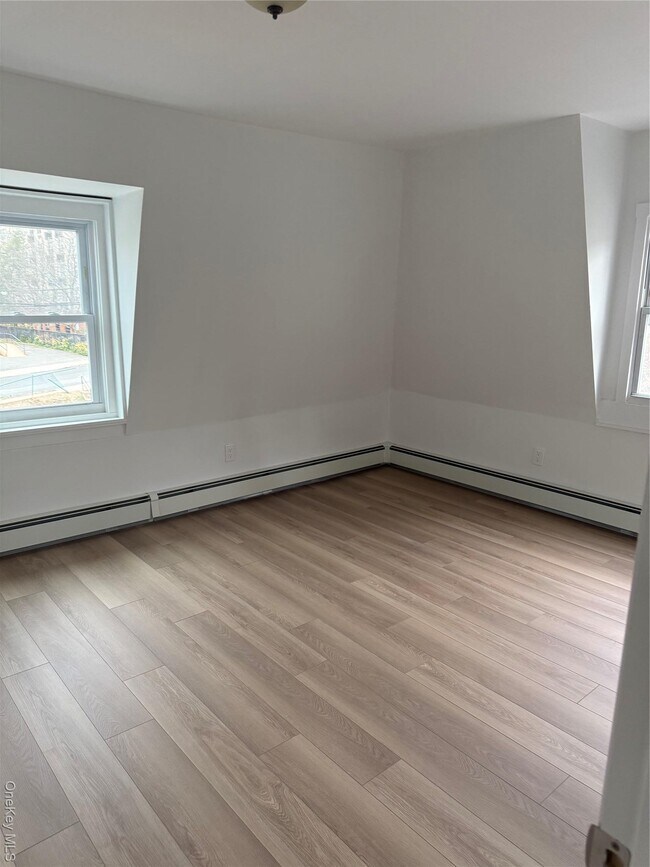 Building Photo - 21 Continental Pl