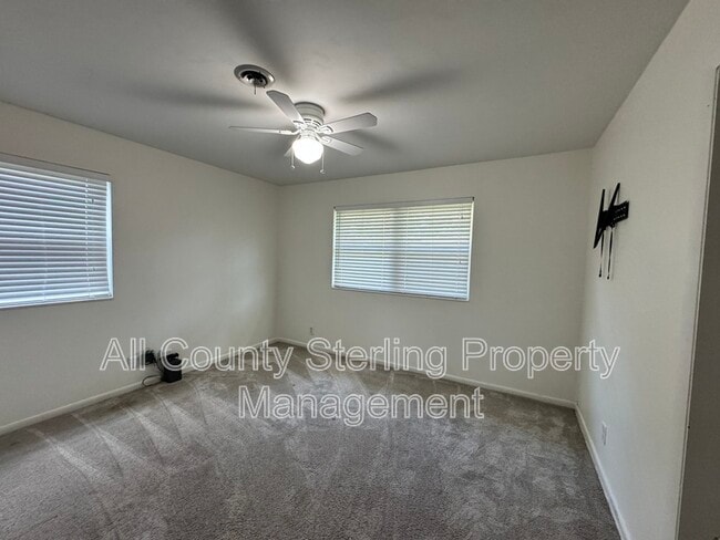 Building Photo - 353 SE Olustee Ave