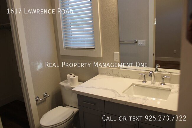 Building Photo - 1617 Lawrence Rd