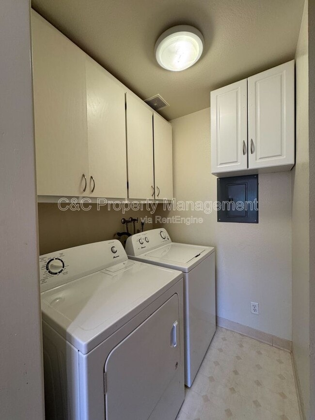 Building Photo - 192 Agua Caliente Rd W