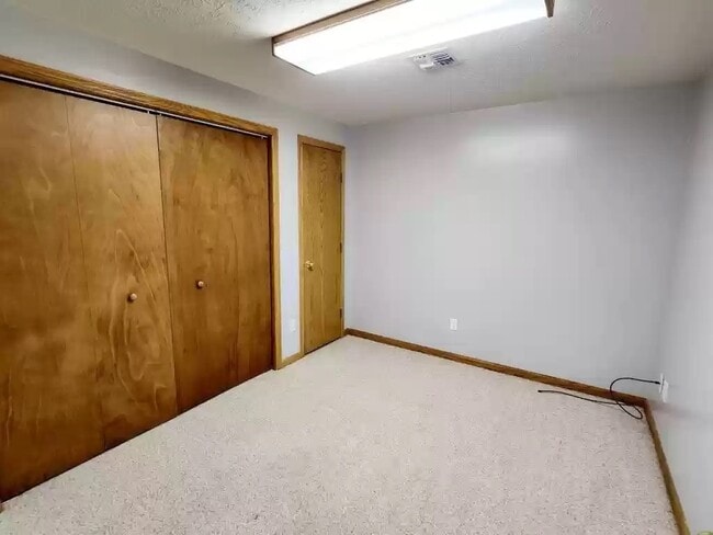 Building Photo - 1301 Sierra Dr