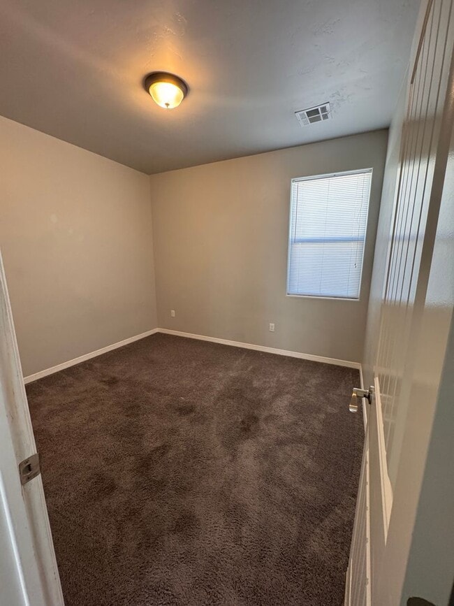 Building Photo - Beautiful Home in Great Location-, $500 off first months rent