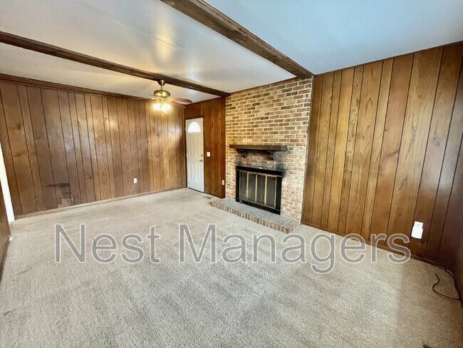 Building Photo - 717 Rockwood Dr