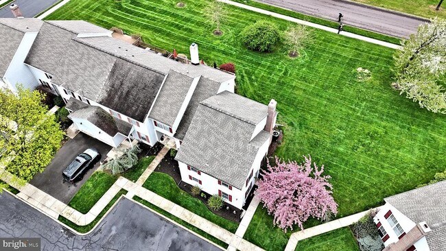 Building Photo - 800 Beacon Ct
