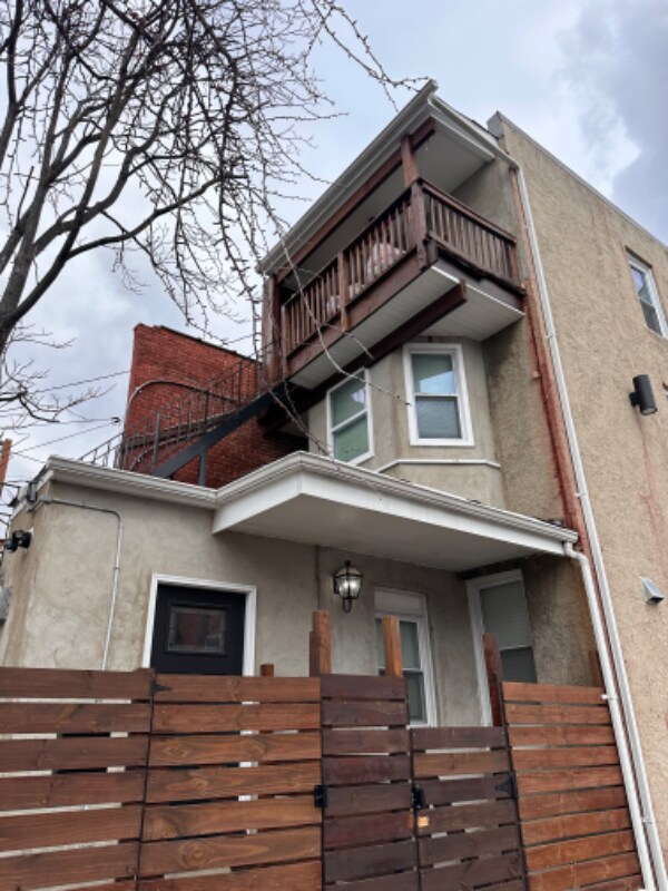 Primary Photo - 1700 N Broadway