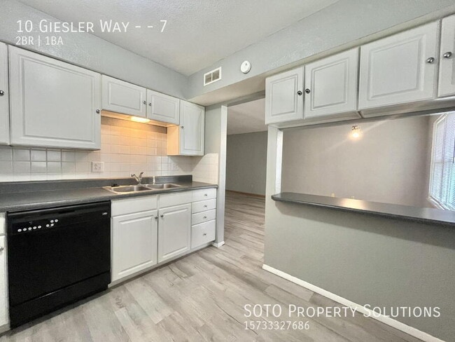 Building Photo - 10 Giesler Way