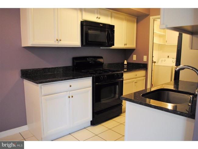 Building Photo - 316 Valley Forge Ct
