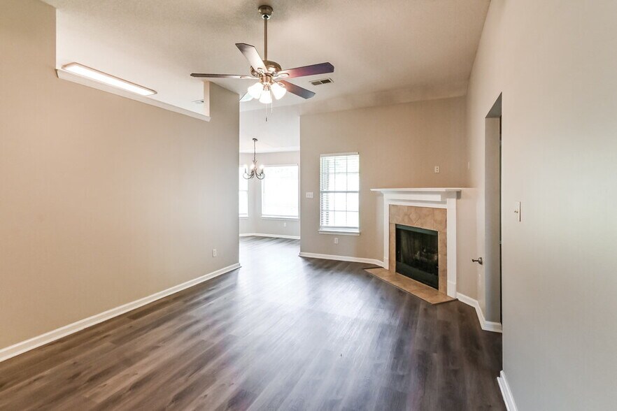 Building Photo - 3123 Conger Ct W