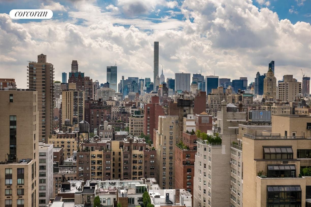 Building Photo - 151 E 85th St