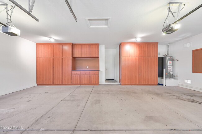 Building Photo - 337 West Swan Drive