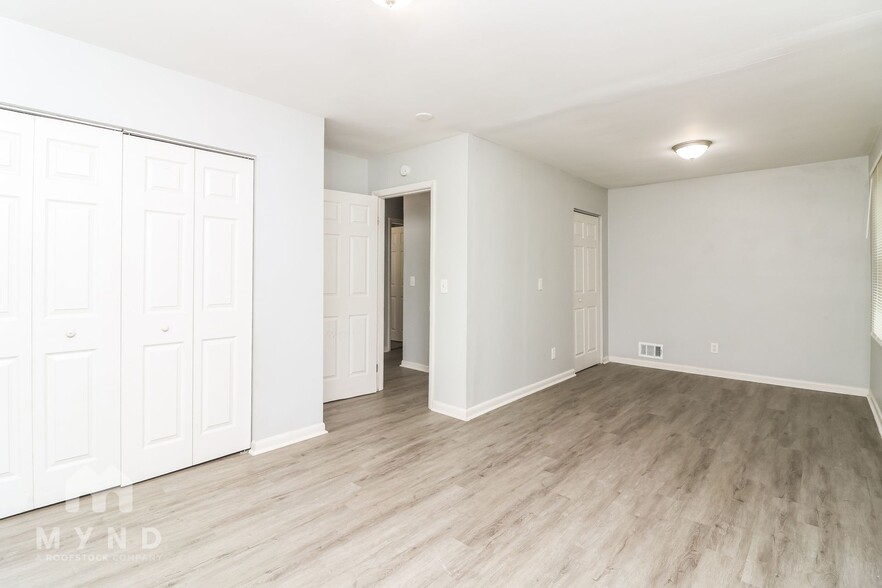 Building Photo - 4262 Cottage Ln