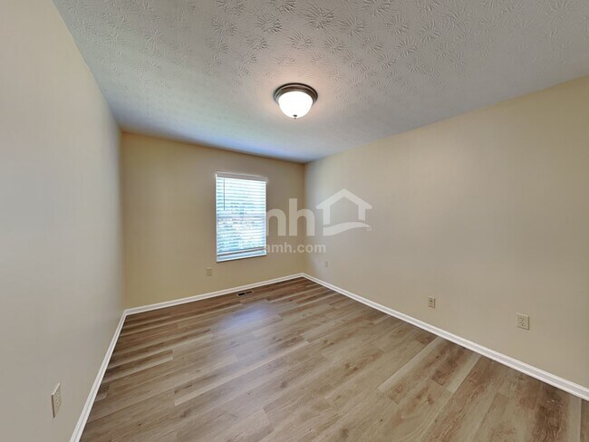 Building Photo - 545 Weeping Willow Ln