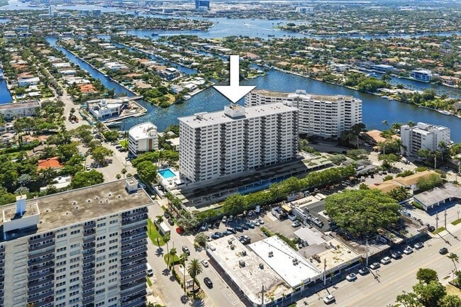 Building Photo - 340 Sunset Dr