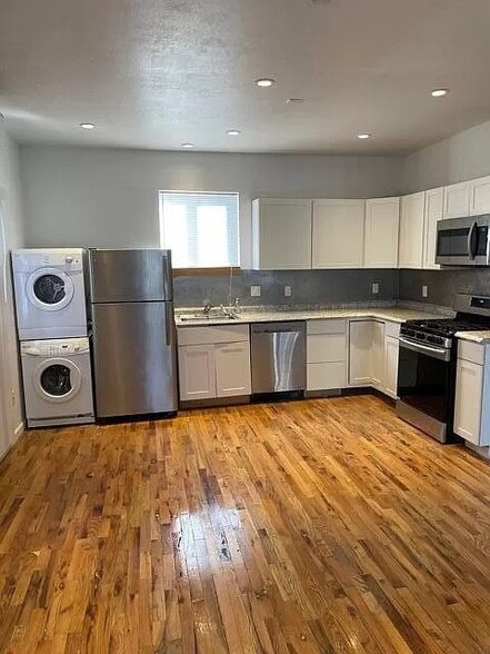 Building Photo - 309 Laurel St