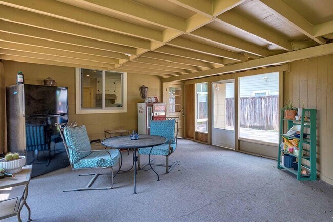 Building Photo - 1506 Westmoor Dr