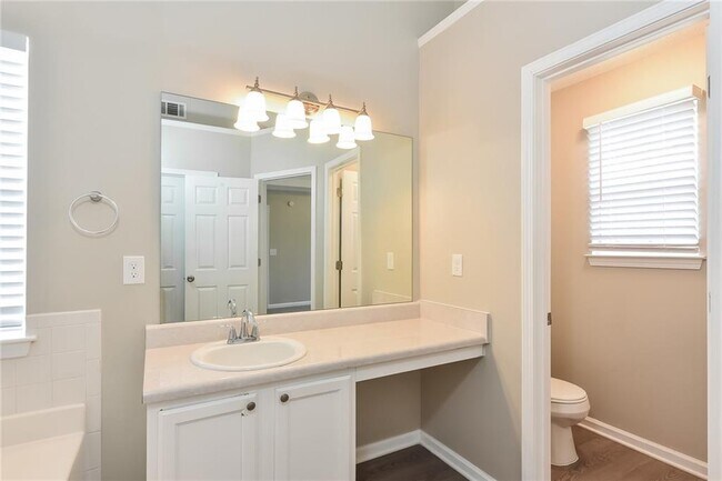 Building Photo - 215 Capeton Ct