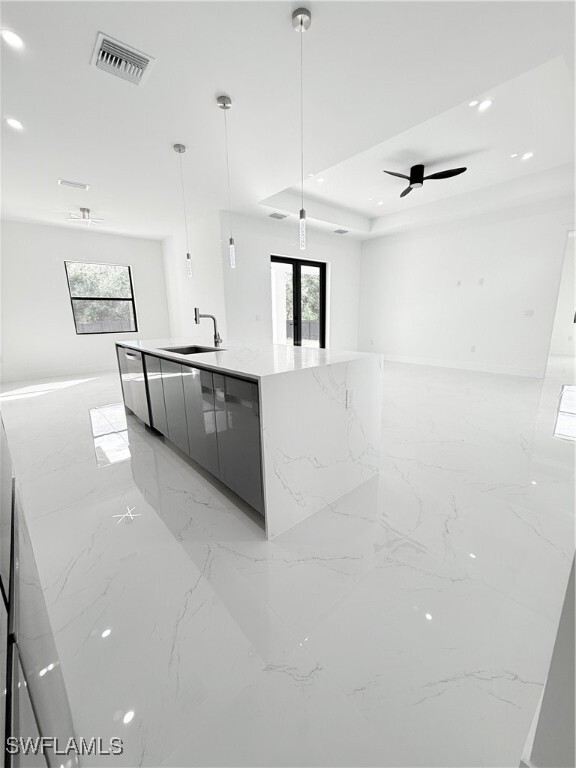Building Photo - 702 Zemil Ct