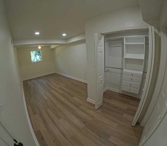 Building Photo - 2672 Suzanne Ln