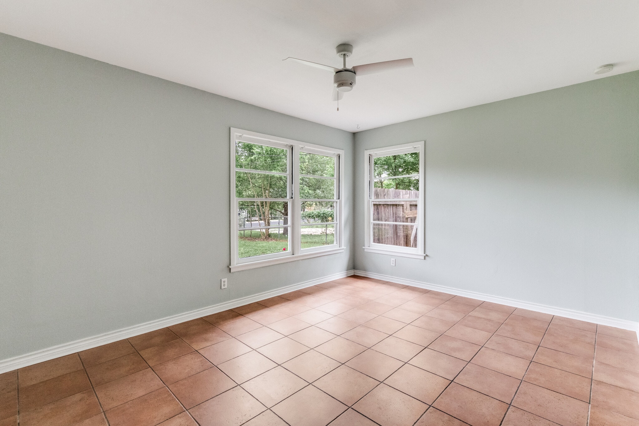 Building Photo - 11504 Oakwood Dr