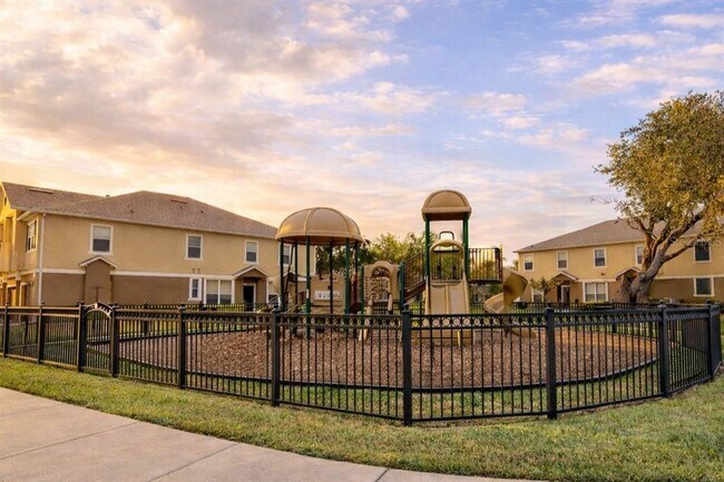 Building Photo - 15342 Oak Apple Ct