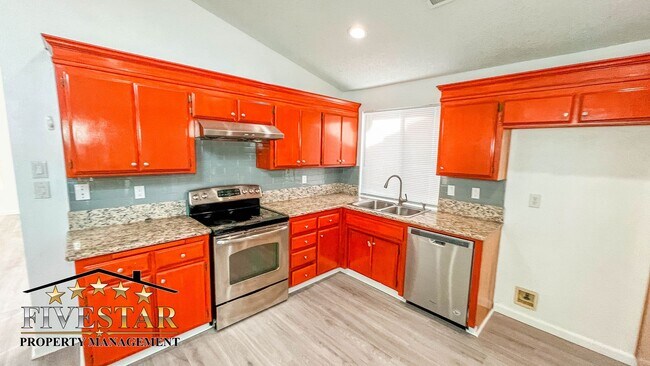 Building Photo - 4605 Mt Everest Way