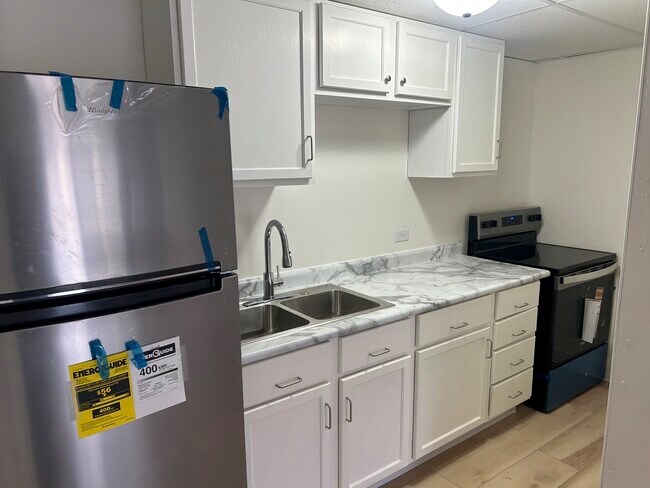 Building Photo - 1231 N Galena Ave