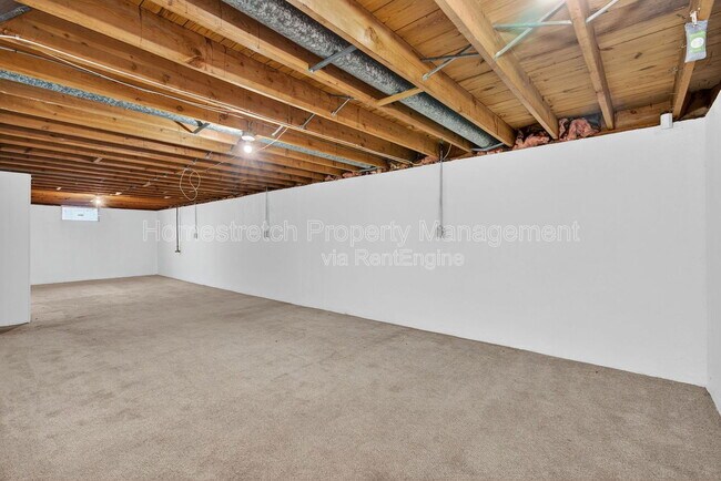 Building Photo - 2 Canary Ct