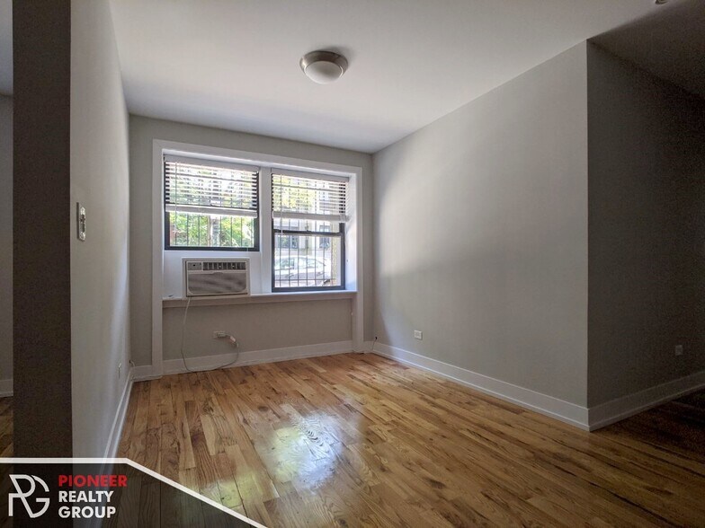 Building Photo - 556 W Arlington Pl