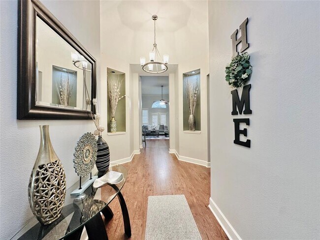 Building Photo - 8802 Willacy Ct