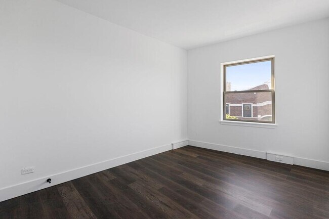 Building Photo - 1 bedroom in Chicago IL 60660