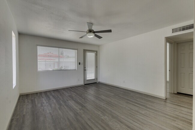 Building Photo - $0 First Month Rent! Remodeled 2 Bed Casita w/ Private Patio, W/D & Pool