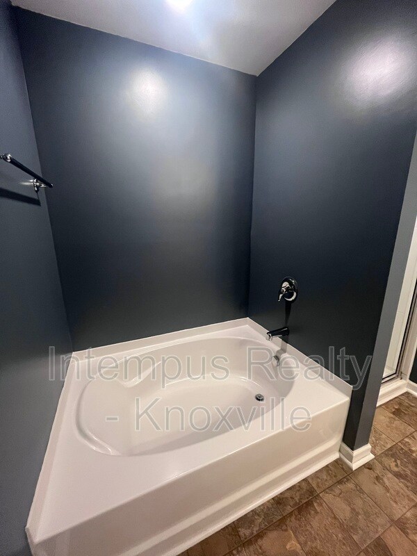 Building Photo - 5469 Calvert Ln