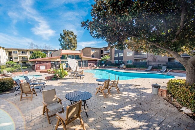 Building Photo - Remodeled Seal Beach Condo